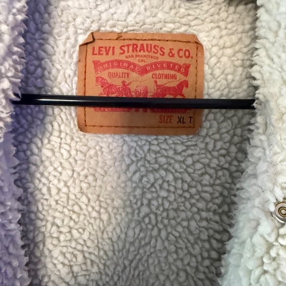 Levi’s Sherpa trucker jacket - Picture 3 of 3
